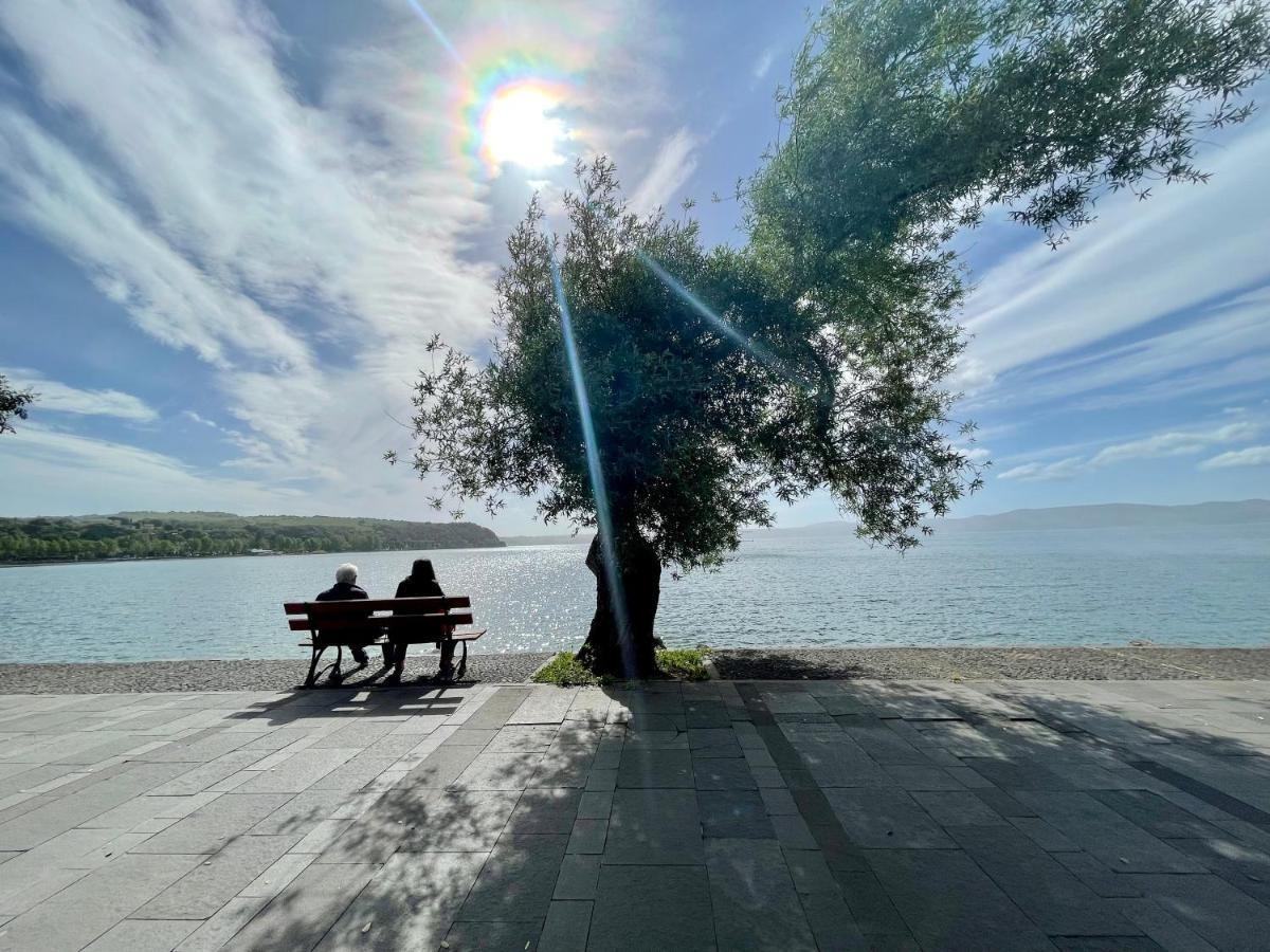 Luminoso Appartamento Sul Lago - Lake Court Anguillara Sabazia Dış mekan fotoğraf